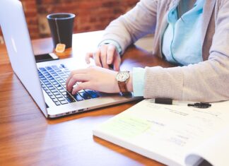 Jak znaleźć dobrą pracę online?