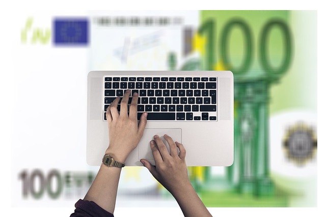 Ile zarabia mały sklep internetowy? Ile zarabia mały sklep internetowy?
